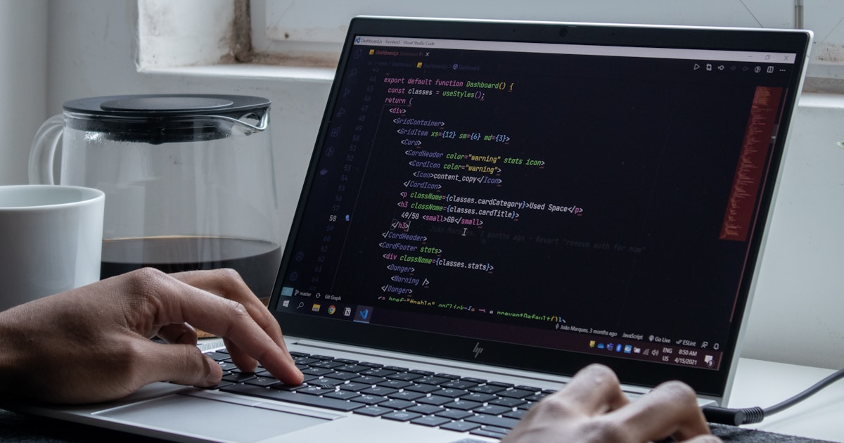 MacBook mostrando una terminal